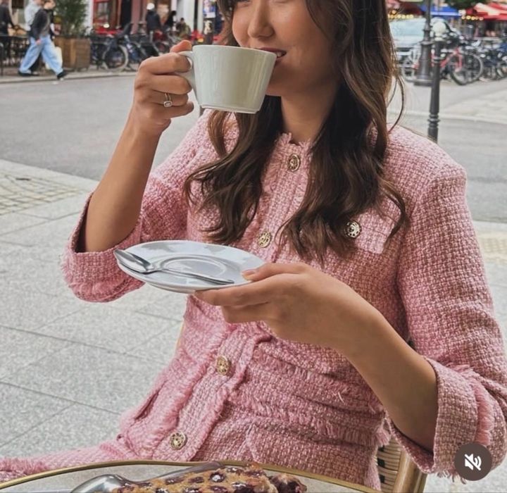 Платье розовое твидовое