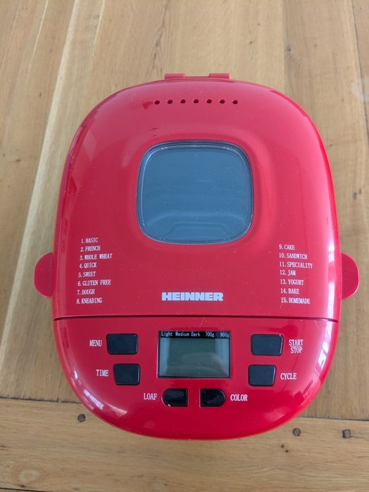 Mașina automata  de făcut pâine albă, integrală,  aluat