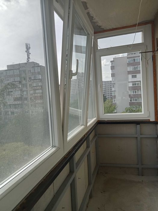 Închiriez apartament3 camere Apusului sector6 la etajul 6/10, nemobilat