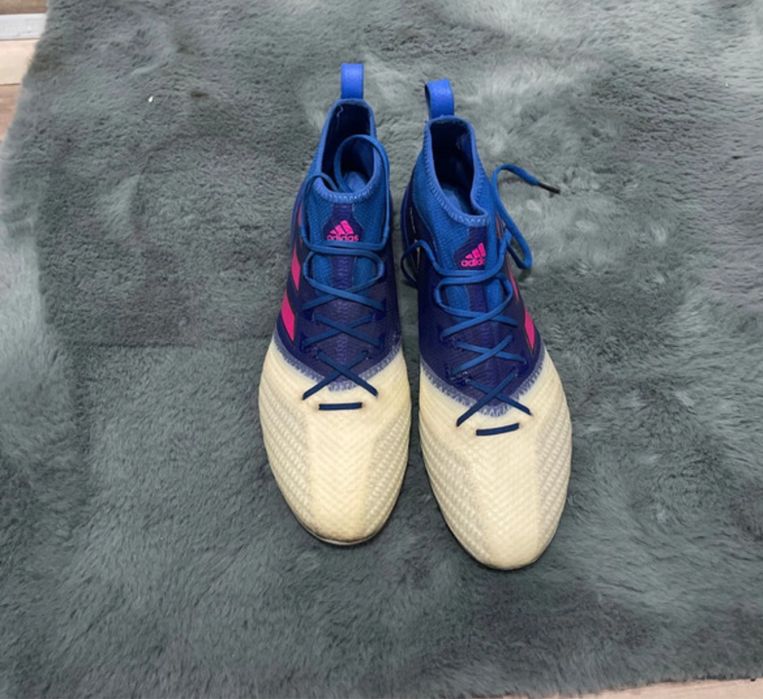 Ghete de fotbal adidas marimea 44