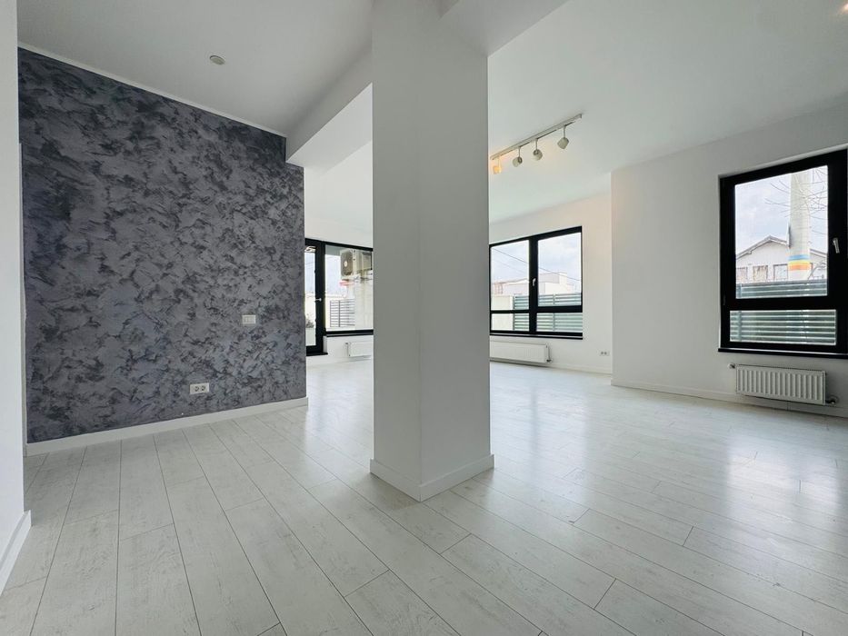 Închiriere apartament 3 camere, curte, loc de parcare, nemobilat