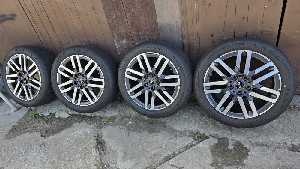 Нови!Оригинални 17" MINI CLUBMAN F54 5x112 7j IS47 Гуми 2025 205/50/17 Giti