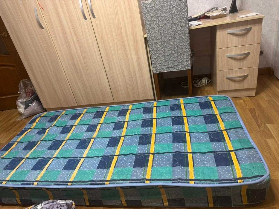 Матрас, детская коляска.