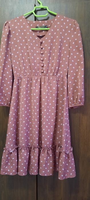 Платья, продам, для любого выхода,