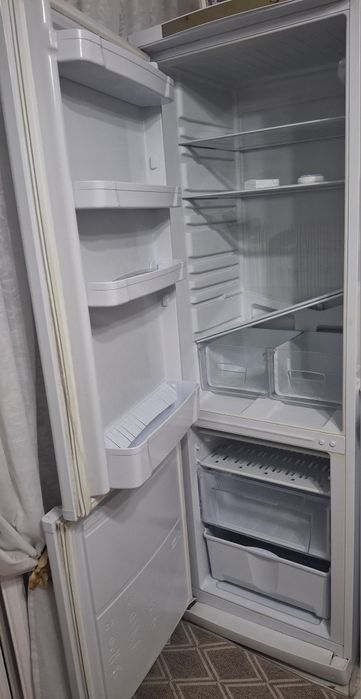 Холодильник Indesit