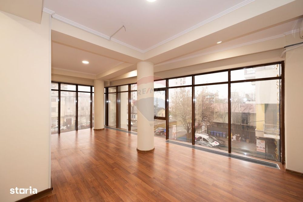 Apartament 3 camere, 97 mp, nemobilat, metrou Eroii Revolutiei