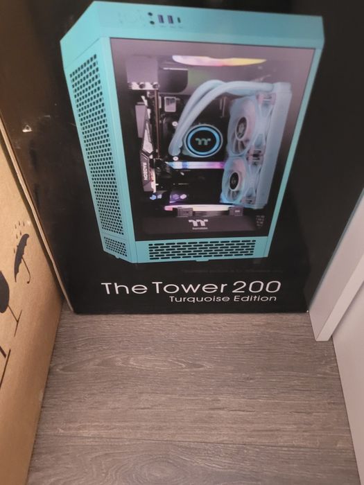 Unitate Gaming Thermaltake Tower 200
