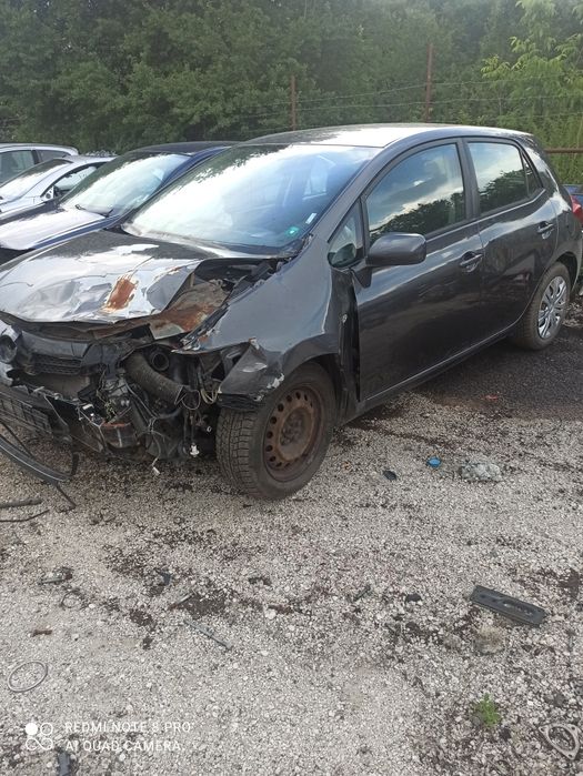 2бр.Тойота Аурис на части