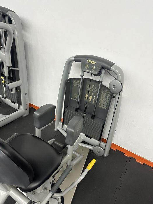 Technogym Selection – pachet 6 aparate picioare și fesieri