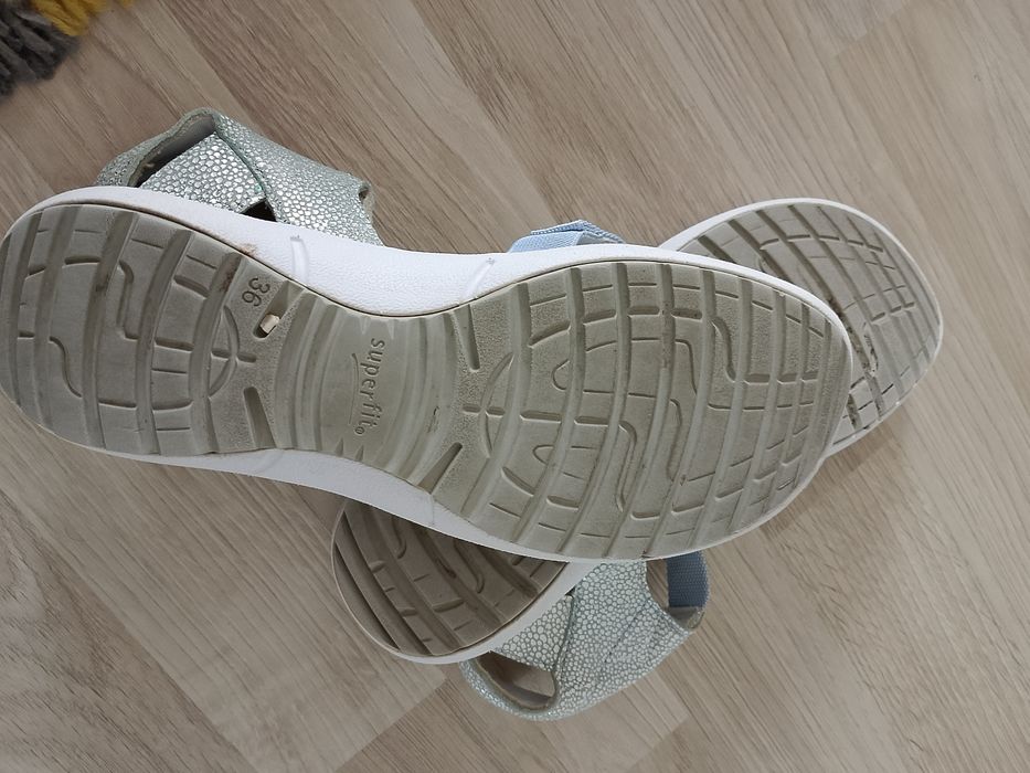 Sandale superfit