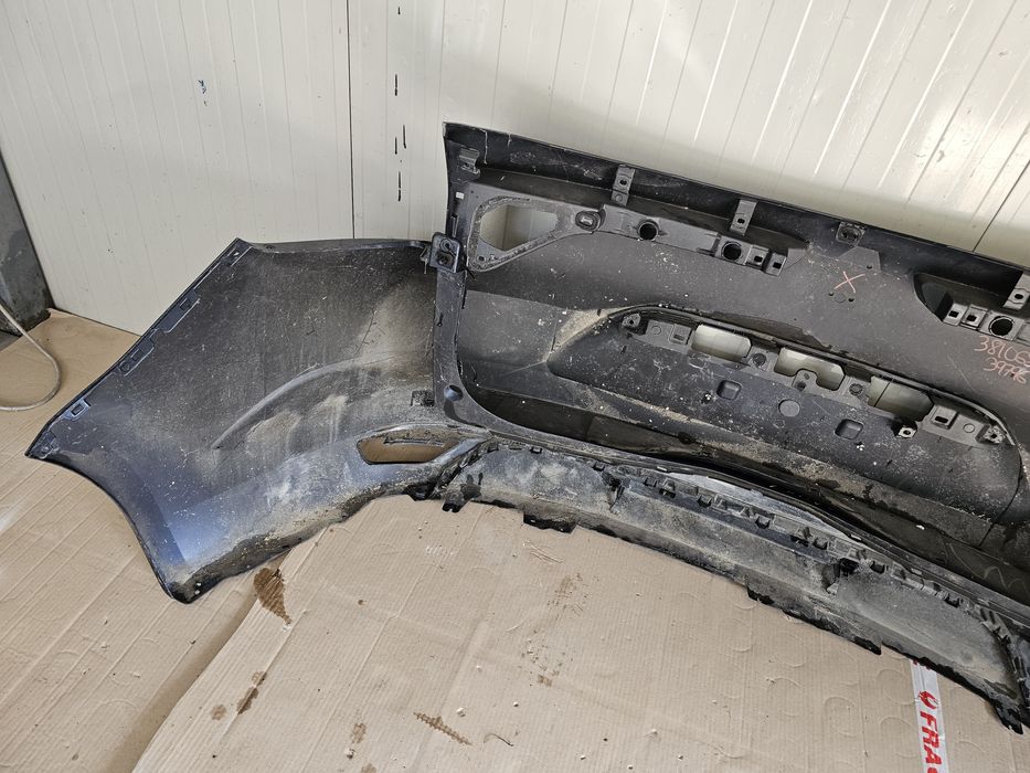 Bara spate si ornamentul de pe hayon renault megane 4 break combi