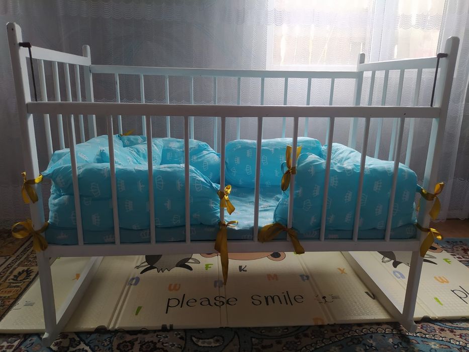 Детская кроватка