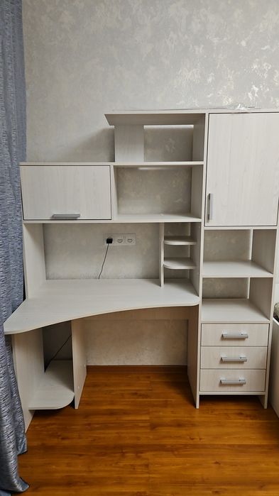 Продам компьютерный стол