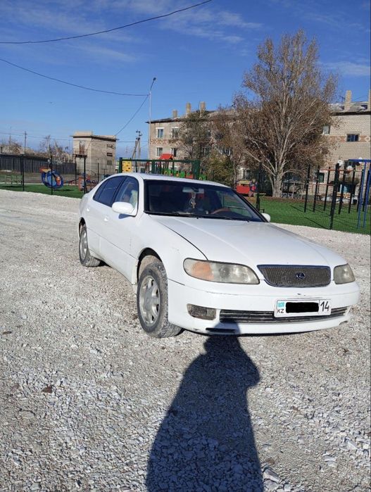 Lexus GS 300.