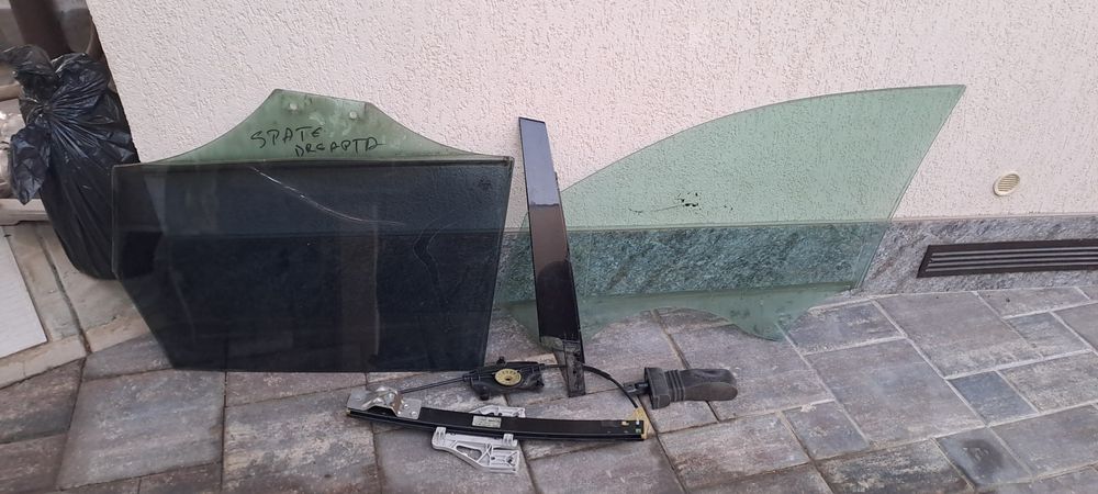 De vânzare geam ușa dreapta,spate audi a4 b8