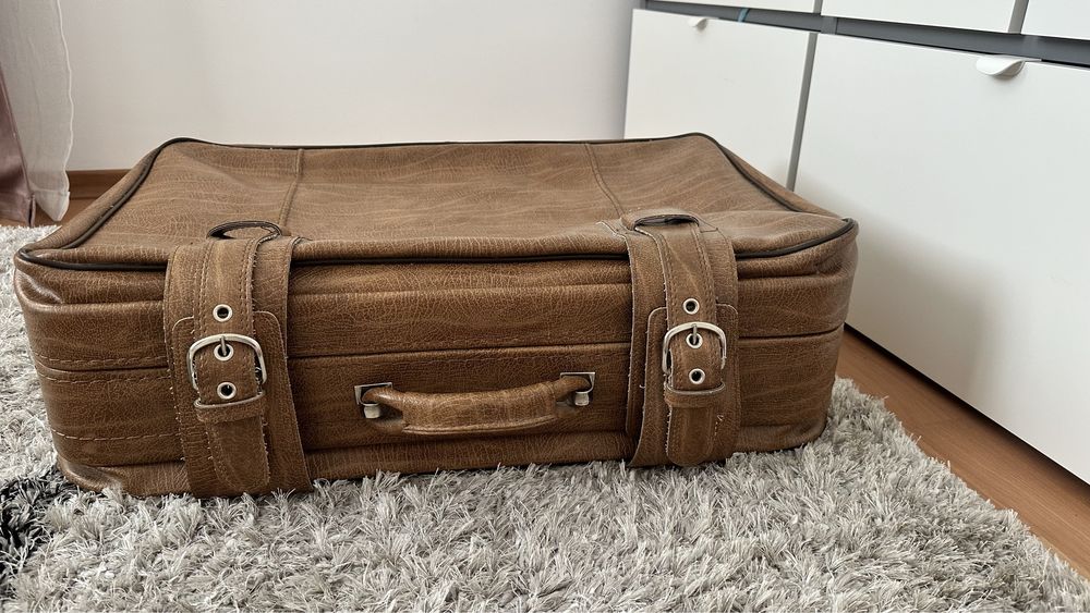 Кожен куфар