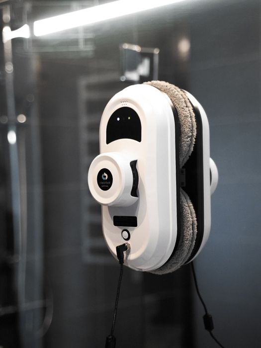 Робот-мойщик окон, район АДК