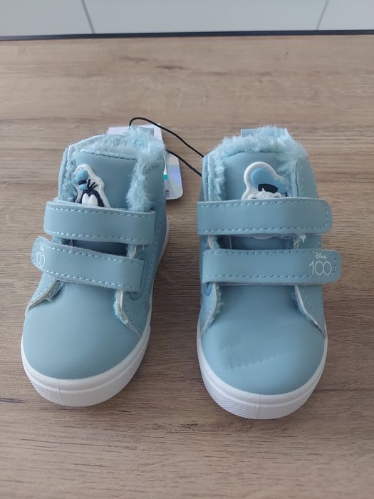 Детски обувки 20,24 номер и боти 25 номер