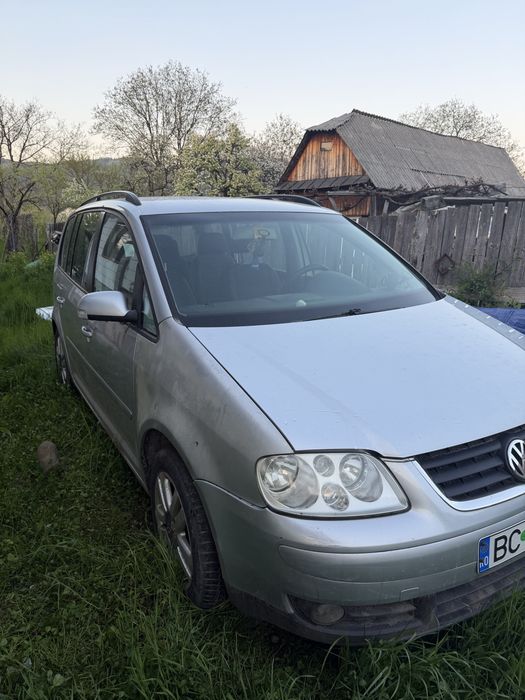 Vand ww touran 1.9 tdi 7 locuri