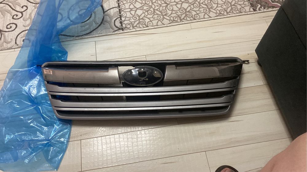 Решётка радиатора Субару Аутбэк