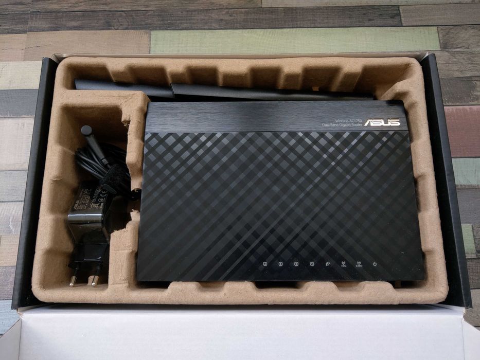 Router Asus RT-AC66U