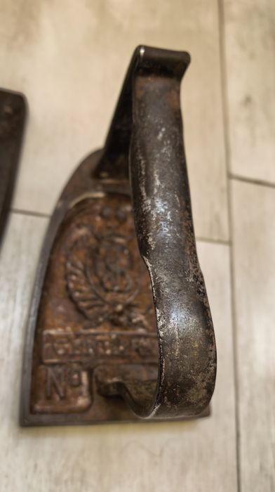 Fier de călcat Vintage & Retro