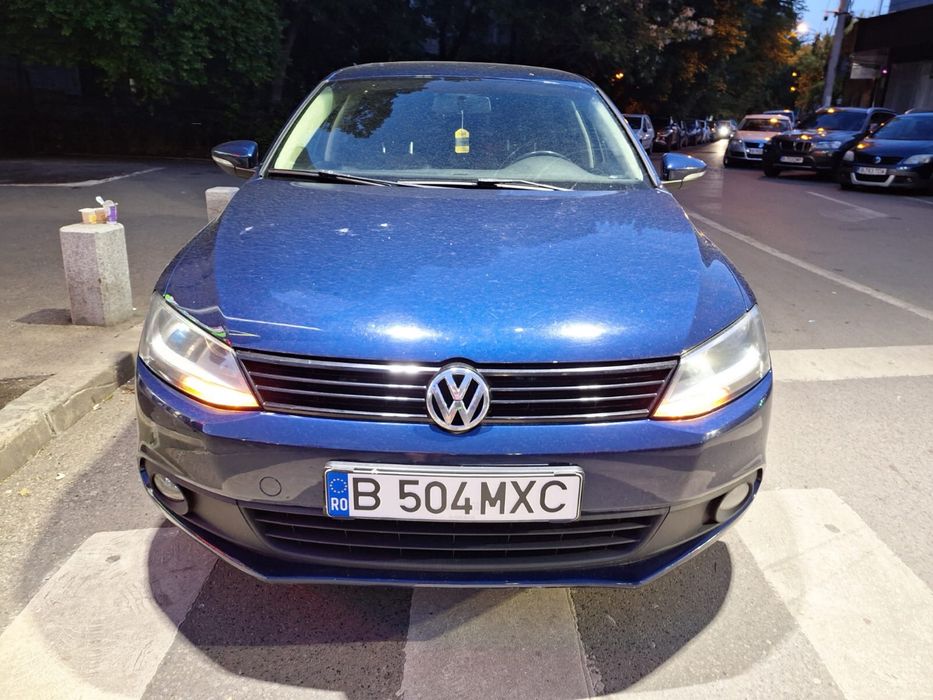 VOLKSWAGEN Jetta