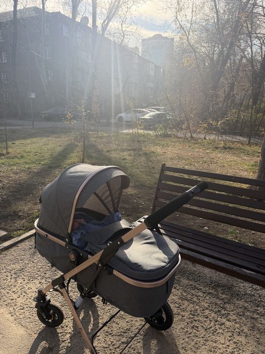Продам коляску 10 тыс