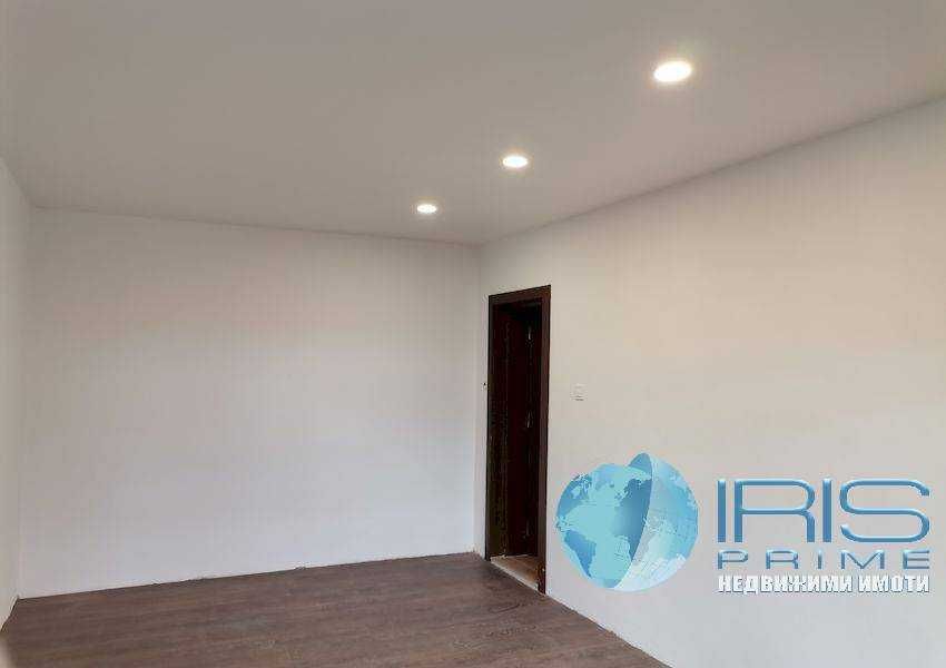 Продава се Къща в с. Осмар, Област Шумен - 226 кв.м за 553 €/кв.м - Снимка #6