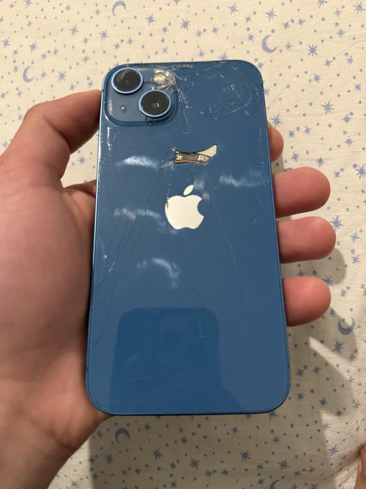 Vând iphone 13 pentru piese