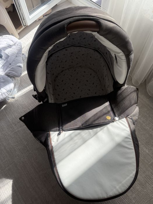 Коляска универсальная