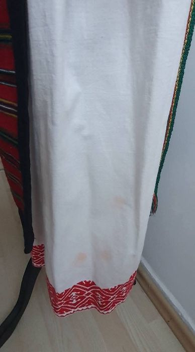 REDUCERE PRET 25%! Costum popular (ie/camasa cu poale, sorturi/catrint