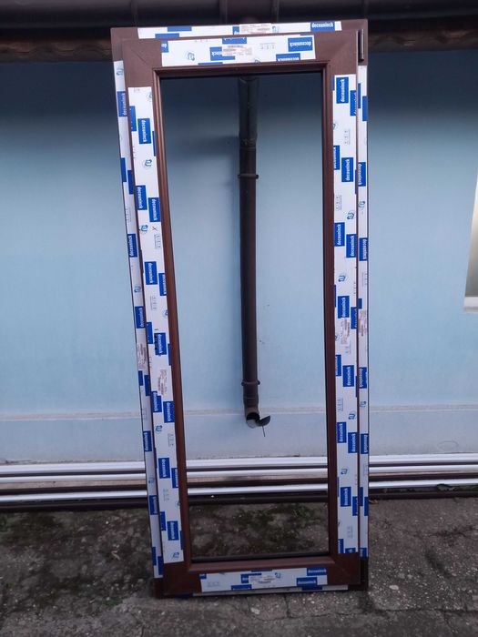 Vand usi termopan profil 5 Camere culoare nuc