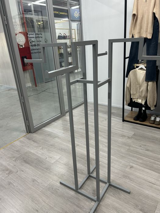 Мебель для бутика