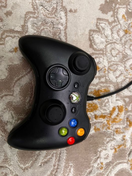 Продам Xbox 360s в не плохом Состояние