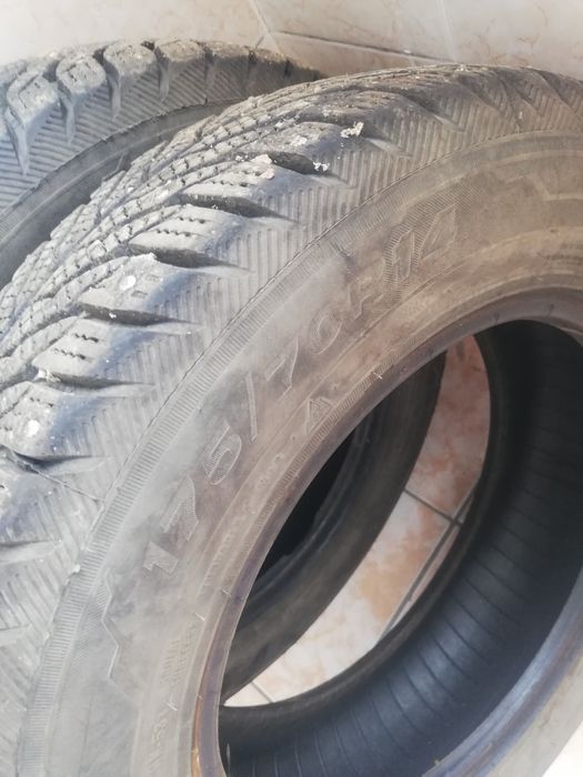 Продам зимние шины на легковой автомобиль.