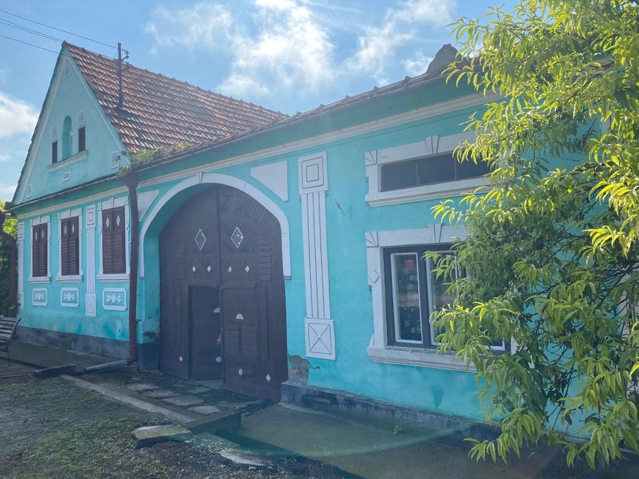 Vând casa urgent