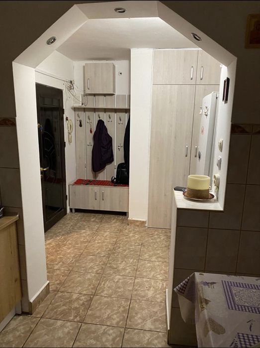 Inchiriez apartament 2 camere