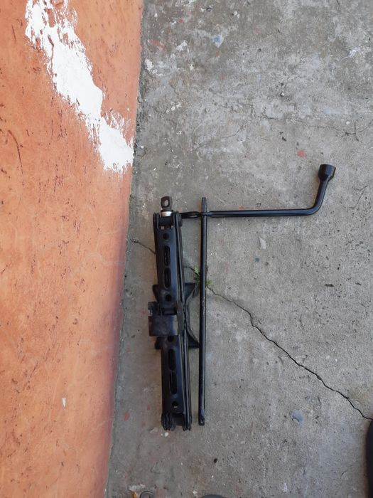 Домкрат на Киа  оригинал.