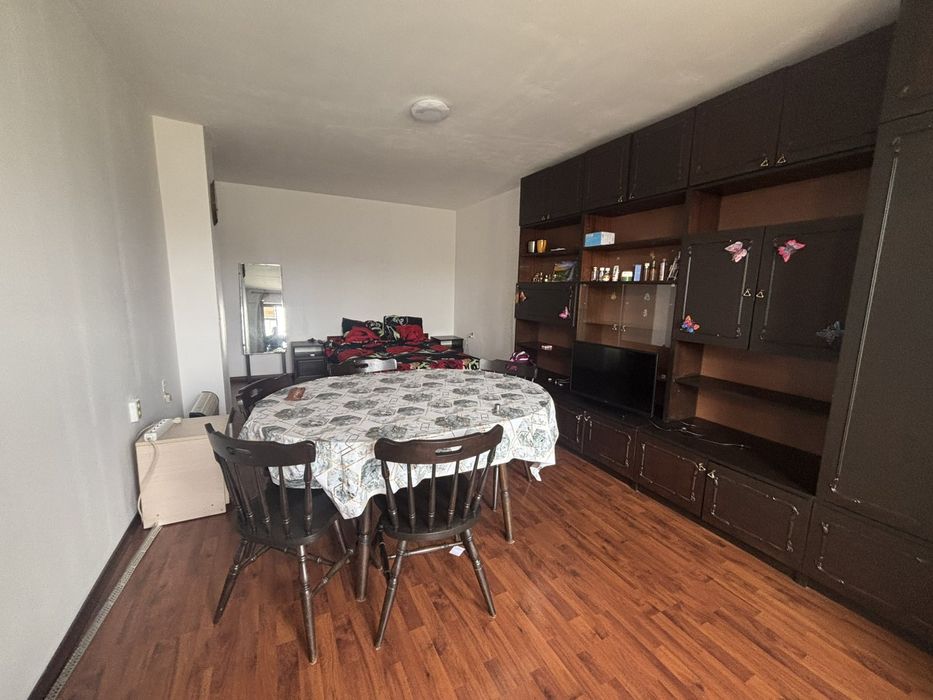 Двустаен апартамент под наем в ж.к. Здравец Изток