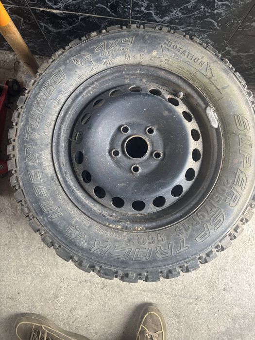 Cauciucuri 4x4 cramponate passat