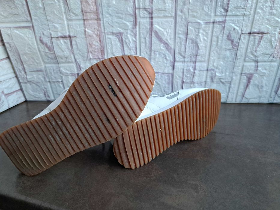 дамски маратонки,спортни обувки,сникърси,EMPORIO ARMANI,36,армани