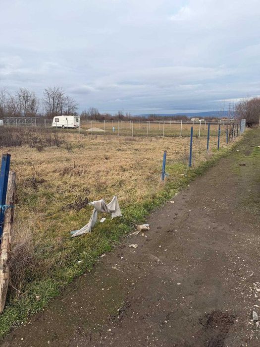 Vand teren 1600mp , Halchiu Brasov front stradal la 2 strazi.