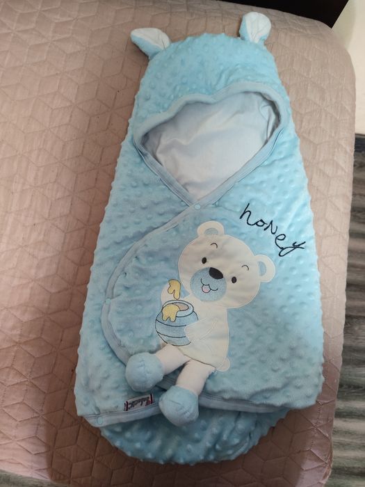 Бебешка проходилка, бънджи и бебешко одеяло за количка