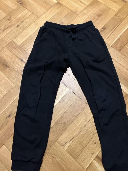 Лот два суитшъра и четири чифта долнища на анцуг