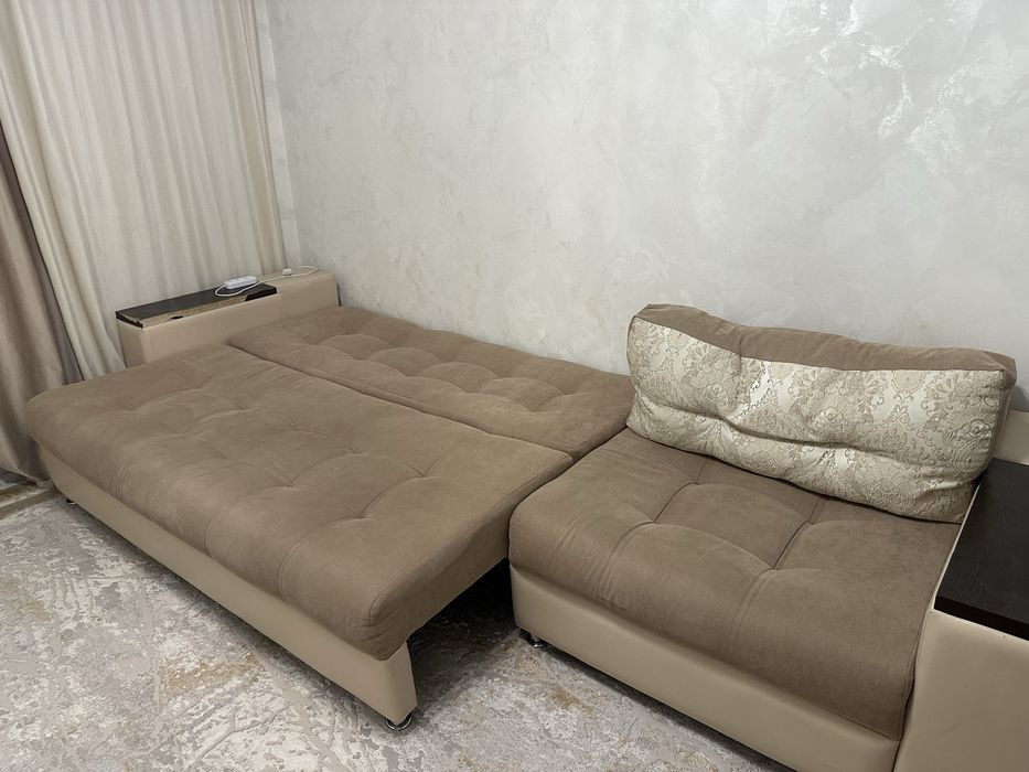4 метровый большой диван