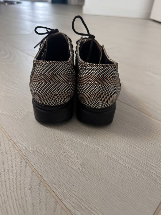 Pantofi cu siret Larisa