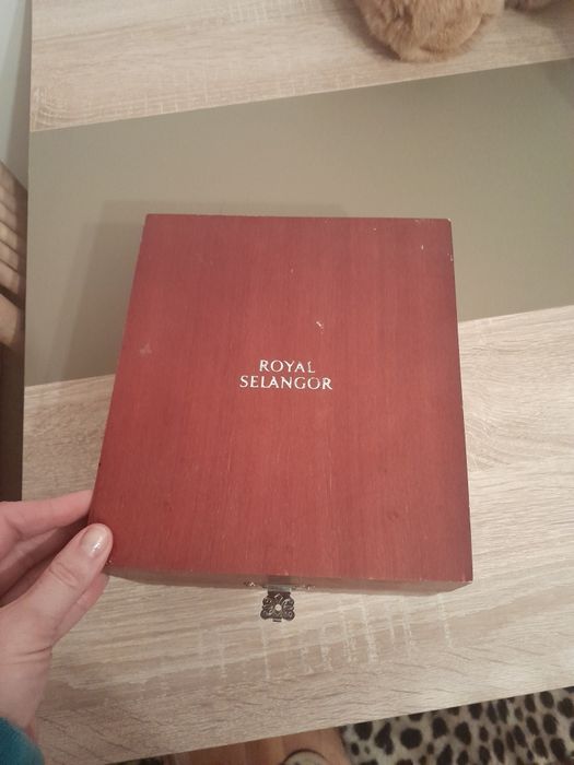 Royal Selangor pewter caddy