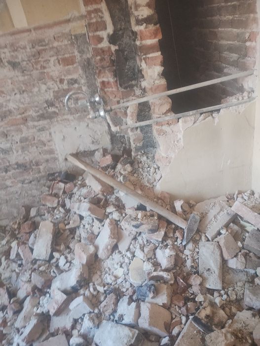 Къртене,пробива,събаря, извозване на строителните отпадъци