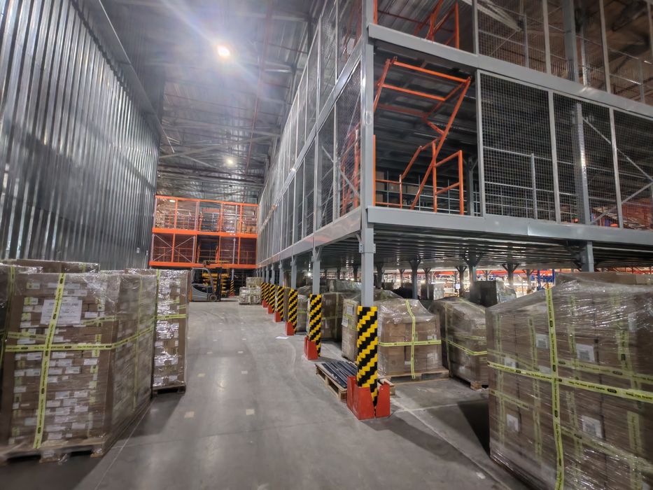 Монтаж стеллажей